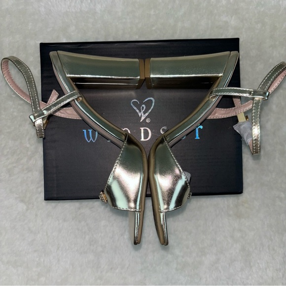 NIB Windsor Celeste Metallic Gold Double Buckle Rhinestone Open Toe Heels Size 6 - Picture 7 of 9